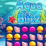 Tenger alatti jelenet színes kagylókkal és medúzákkal egy táblán, a háttérben korallokkal és Aqua Blitz felirattal
