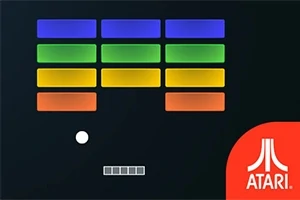 Színes téglalapok sorai sötét háttér előtt, alul egy kis platform és labda; jobb alsó sarokban az Atari logó