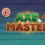 Színes faháttér előtt egy Axe Master felirat látható, amely férfi fejszével megtámasztott, két szélén pedig céltáblák helyezkednek el