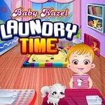 Két gyerek egy szobában ruhát vasal és hajtogat, miközben egy fehér kisállat ül az asztalon