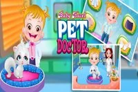 Baby Hazel szereti az állatokat és házi kedvenceket