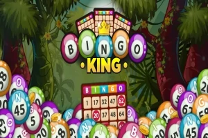 Színes bingó labdák és kártyák erdős háttérrel, a Bingo King felirat előtérben