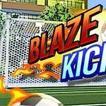 Lángoló labda és BLAZE KICK felirat egy focipályán