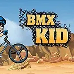 Egy fiatal fiú kék ruhában és sapkában biciklizik egy hegyvidéki terepen, a háttérben a BMX Kid felirat látható