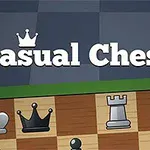 A kép felső részén Casual Chess felirat látható, alatta pedig egy sakktábla részlete karakterekkel