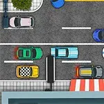 Az úton színes autók állnak sorban, a járdán piros-fehér csíkos tetővel és pálmafa leveleivel