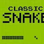 Zöld háttér előtt fekete pixeles felirat látható, CLASSIC SNAKE, alatta pedig egy pixeles kígyó és egy pont