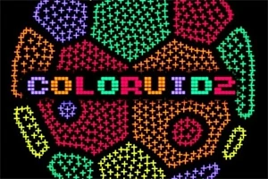 Színes geometriai minták és „COLORUID 2” felirat pixelstílusban fekete háttér előtt
