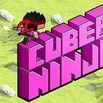 Egy rózsaszín, háromdimenziós CUBE NINJA felirat egy zöld háttér előtt, bal oldalon egy kis piros figurával