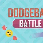 Színes grafika kék háttérrel, DODGEBALL BATTLE felirattal, sárga mosolygó arc, piros kesztyűk, és lila labda