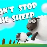 Két bárány ugrik egy füves dombon, háttérben fa kerítés és felhős kék égbolt, a szöveg DONT STOP THE SHEEP olvasható