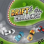 Autóverseny a kanyargós pályán négy színes autóval és a Drift Challenge felirattal