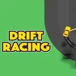 Sárga autó driftel egy kanyarban, fekete csíkokat hagyva maga után, mellette a Drift Racing szöveg látható