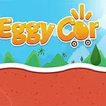 Egy mosolygós tojás van egy piros kisautóban, hegyekkel a háttérben és a Eggy Car felirat a kék ég előtt