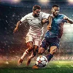 Két focista küzd a labdáért egy stadionban esős környezetben