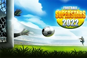Egy futballpályát ábrázoló kép, ahol egy labda közeledik a kapu felé, háttérben egy játékossal és a Football Superstars 2022 felirattal