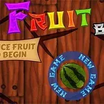 Színes betűkkel megjelenített Fruit Break felirat egy fa mintázatú háttér előtt, középen egy kör alakú vízlés melon szelettel, amely körül a New Game felirat ismétlődik