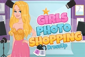 Rajzolt szőke lány rózsaszín ruhában és a Girls Photo Shopping DressUp felirat, stúdió háttérrel és reflektorokkal