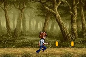 Egy rajzfilmszerű fiatal fiú kék farmerben és fehér pólóban szalad egy erdős területen, amelyet sűrű fák és aljnövényzet vesz körül, miközben két aranyérme lebeg előtte
