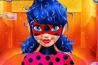 Segíts LadyBognak, hogy szerelmes legyen híres Halloween partiján