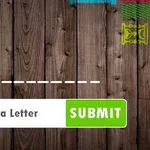 Fa háttér előtt helyezkedik el egy beviteli mező Enter a Letter felirattal és egy zöld SUBMIT gombbal, mellette szaggatott vonal