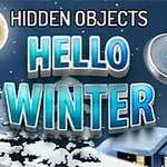 Téli tájat ábrázoló kép látható, teliholddal, havas fákkal és egy színes házzal, nagyítóval és HELLO WINTER felirattal