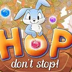 Egy kék nyuszi ül egy nagy HOP dont stop!