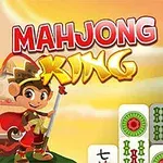 Rajzfilmfigura piros és arany ruhában botot tart, mellette mahjong kövek és MAHJONG KING felirat