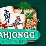Mahjong-kövek ábrája virágokkal és zöld háttérrel
