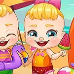 Két mosolygós kisgyerek strandon áll, egyikük jégkrémet tart, másikuk dinnyeszeletet, és a háttérben napernyők láthatók