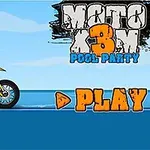Motoros figura kék háttérrel, a képernyőn PLAY felirat