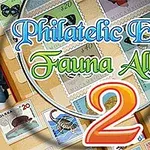 Bélyegekkel teli album részlete nagyítóval és tollal, rajta a Philatelic Escape Fauna Album 2 felirat