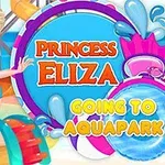 Egy szőke hercegnő kék fürdőruhában áll egy színes aqua park háttér előtt
