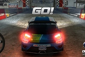 Rally Point Egy színes versenyautó áll a rajtvonalon éjszaka, felette nagy GO!