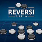 Kék háttér előtt fekete-fehér korongok egy rácsozott táblán, REVERSI MANIA felirattal