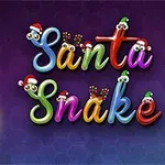 Színes betűkkel írt Santa Snake felirat, szemekkel és mikulássapkákkal díszítve, bal oldalon zöld kígyó mikulássapkával, háttérben karácsonyi égősor
