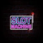 Neonfény hirdetés „SLOT MACHINE” felirattal, sötét háttéren