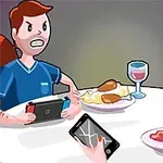 Egy rajzfilm stílusú kép, ahol egy nő és egy férfi vitázik egy vacsoraasztalnál, mindketten elektronikus eszközöket tartva