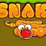 Narancssárga, rajzfilmszerű kígyó vicces szemekkel és nyitott szájjal, a SNAKE felirat alatt