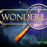 Nagyítóval ellátott Wonderland Chapter 11 cím és háttérben egy sötét, misztikus táj