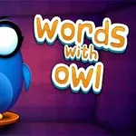 Egy kék bagoly nagy szemüveggel áll egy narancssárga talapzaton, mellette a words with owl felirat látható
